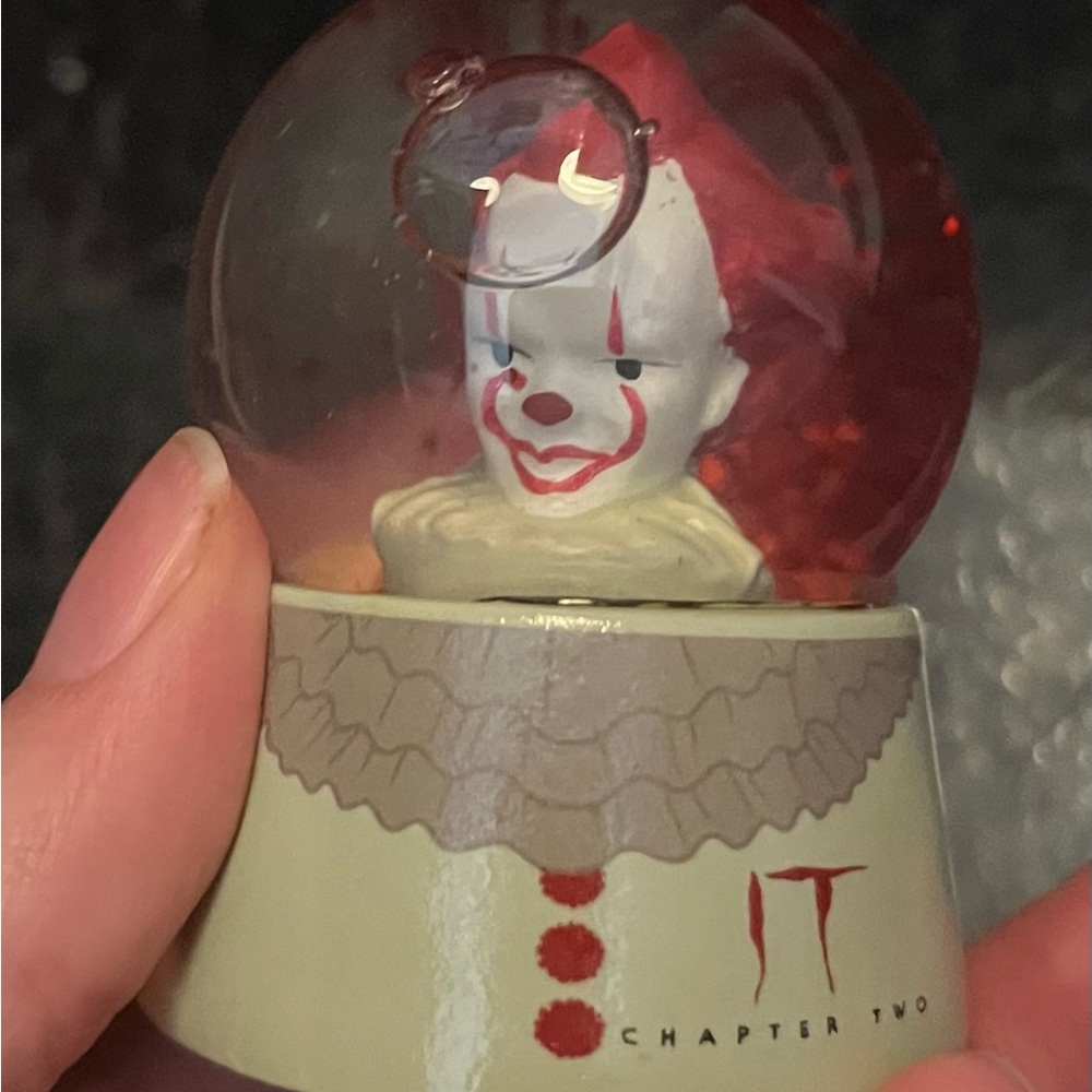 IT Chapter Two Pennywise Snow Globe